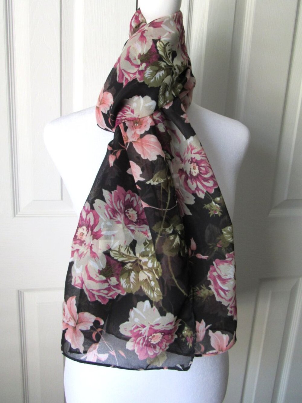 KATHRYN DEENE Vintage Scarf Made in USA Flowers Pink 100% Polyester Katy D 90s